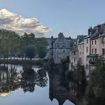Au Ptit Bonheur Du Lot, Centre-ville, Calme, Vue, Jardin Apartment Espalion