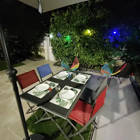 Au Ptit Bonheur Du Lot, Centre-ville, Calme, Vue, Jardin Apartment Espalion